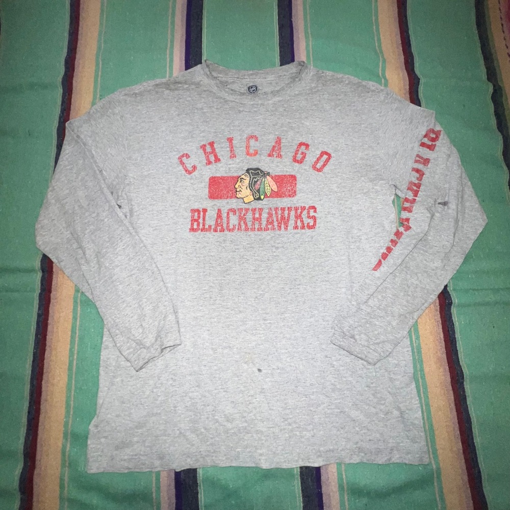 NHL Chicago Blackhawks Shirt Mens Large Gray Long Sleeve Distressed Logo Hockey